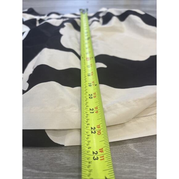 Lilly Pulitzer Silk Skirt Womens 4 Black White Floral Lined A Line Flare Mini - Picture 7 of 8